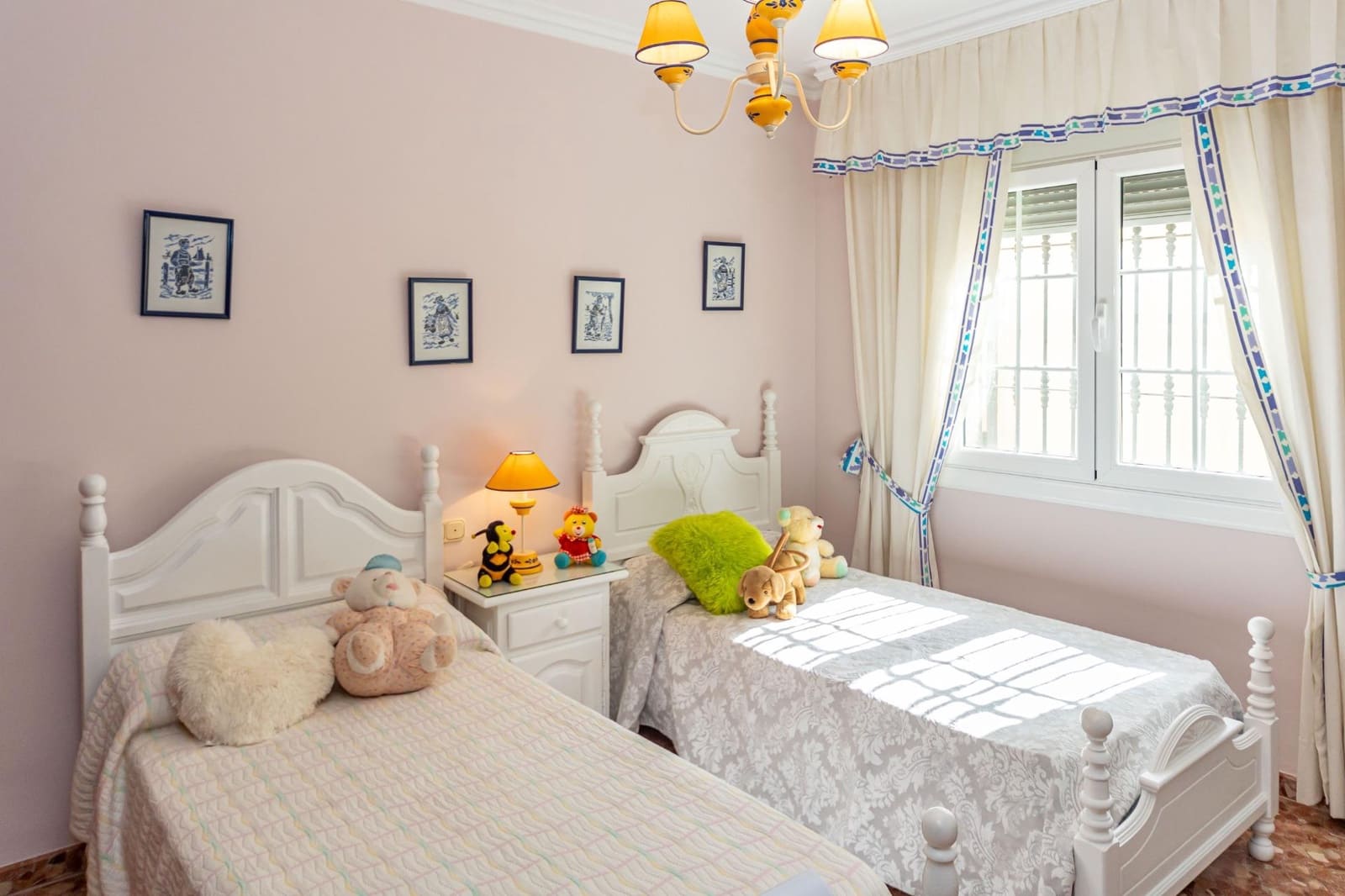 4 slaapkamer Villa te koop in Aldeire met garage - € 200.000 (Ref: 10043106)