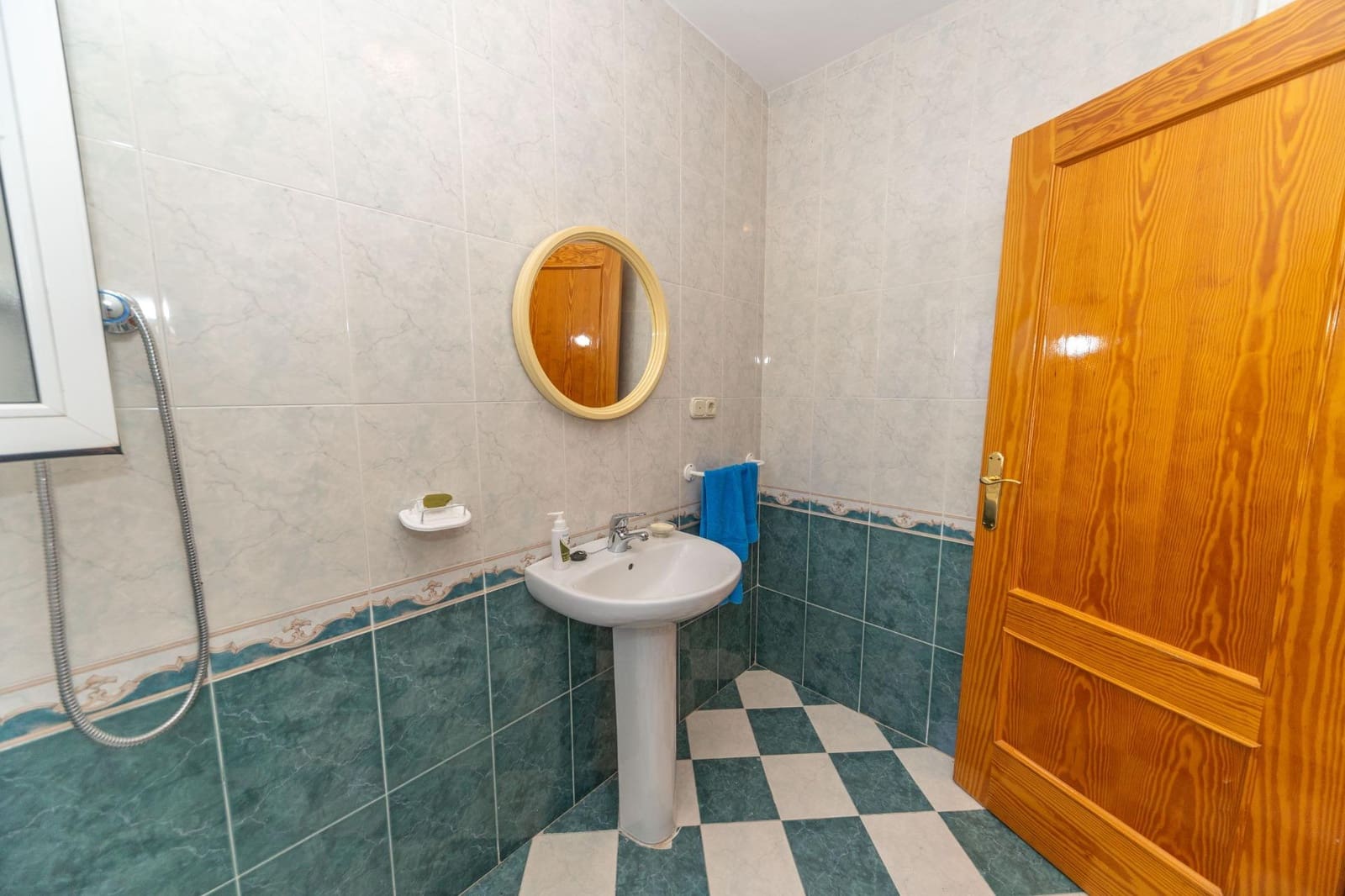4 slaapkamer Villa te koop in Aldeire met garage - € 200.000 (Ref: 10043106)