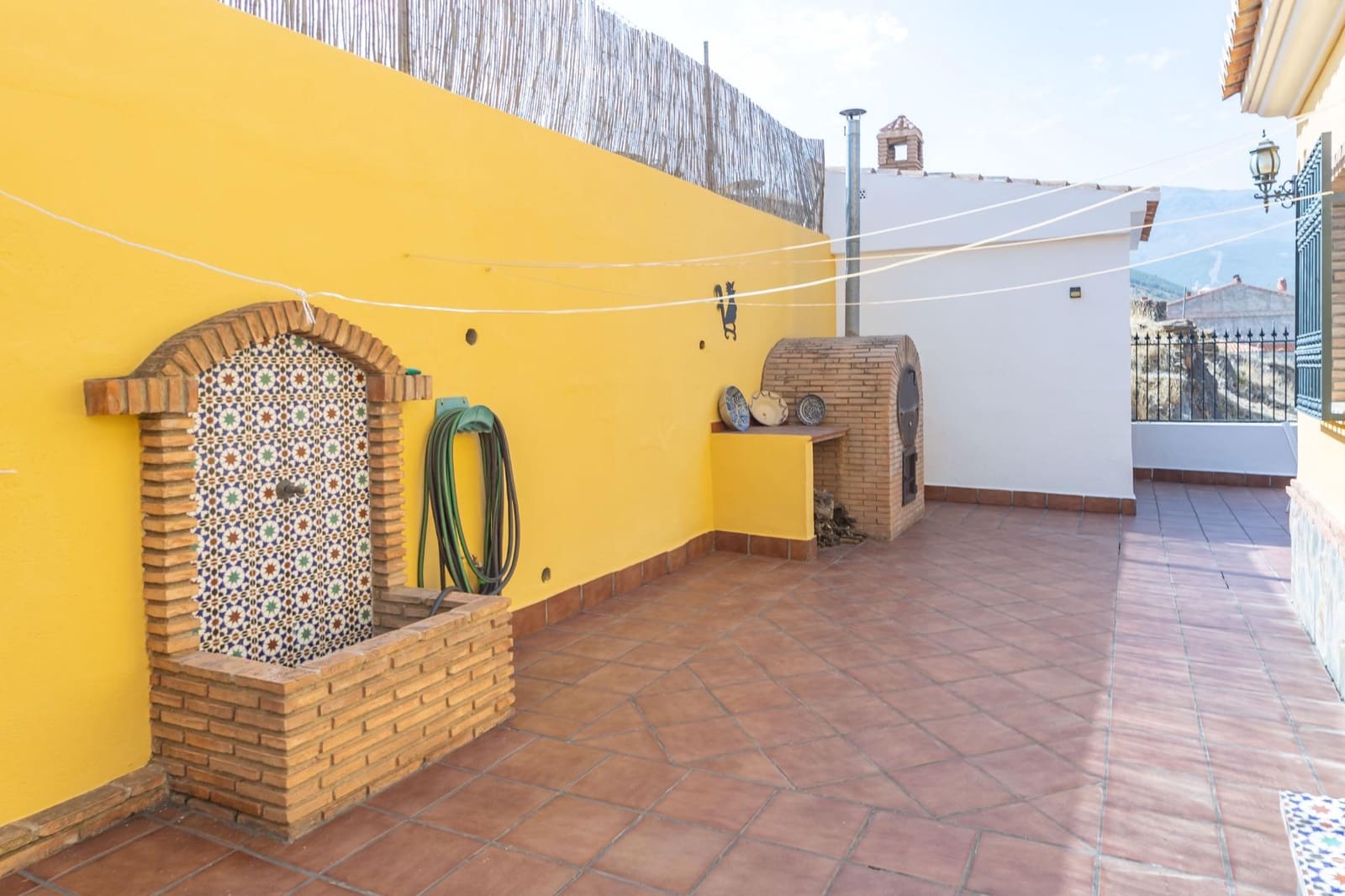 4 slaapkamer Villa te koop in Aldeire met garage - € 200.000 (Ref: 10043106)