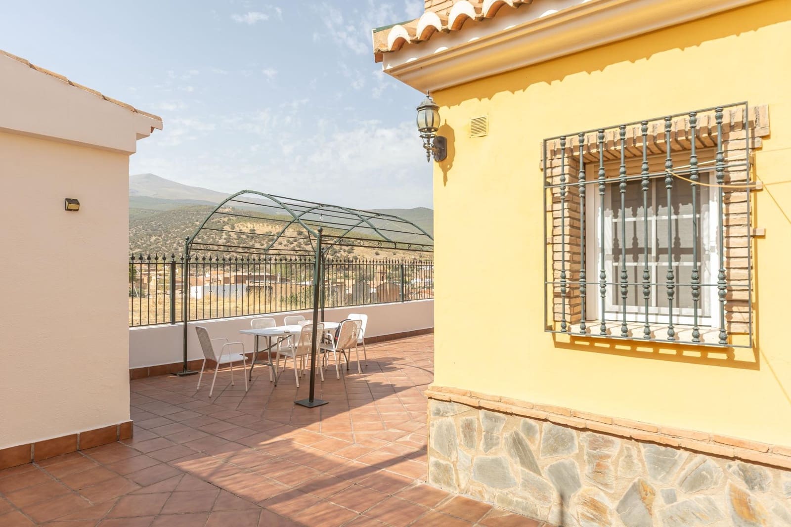4 slaapkamer Villa te koop in Aldeire met garage - € 200.000 (Ref: 10043106)