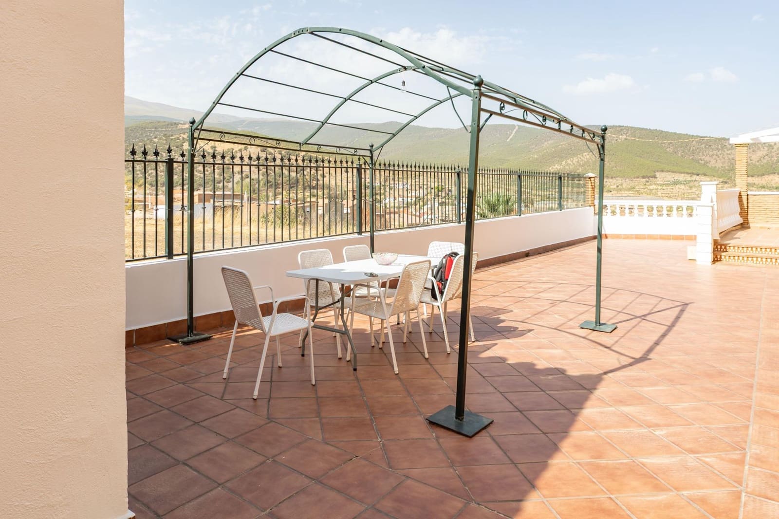 4 slaapkamer Villa te koop in Aldeire met garage - € 200.000 (Ref: 10043106)
