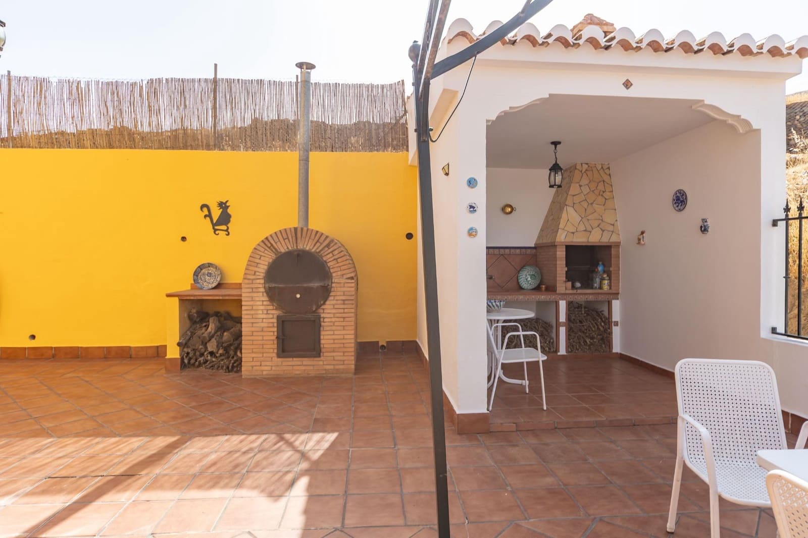 4 slaapkamer Villa te koop in Aldeire met garage - € 200.000 (Ref: 10043106)
