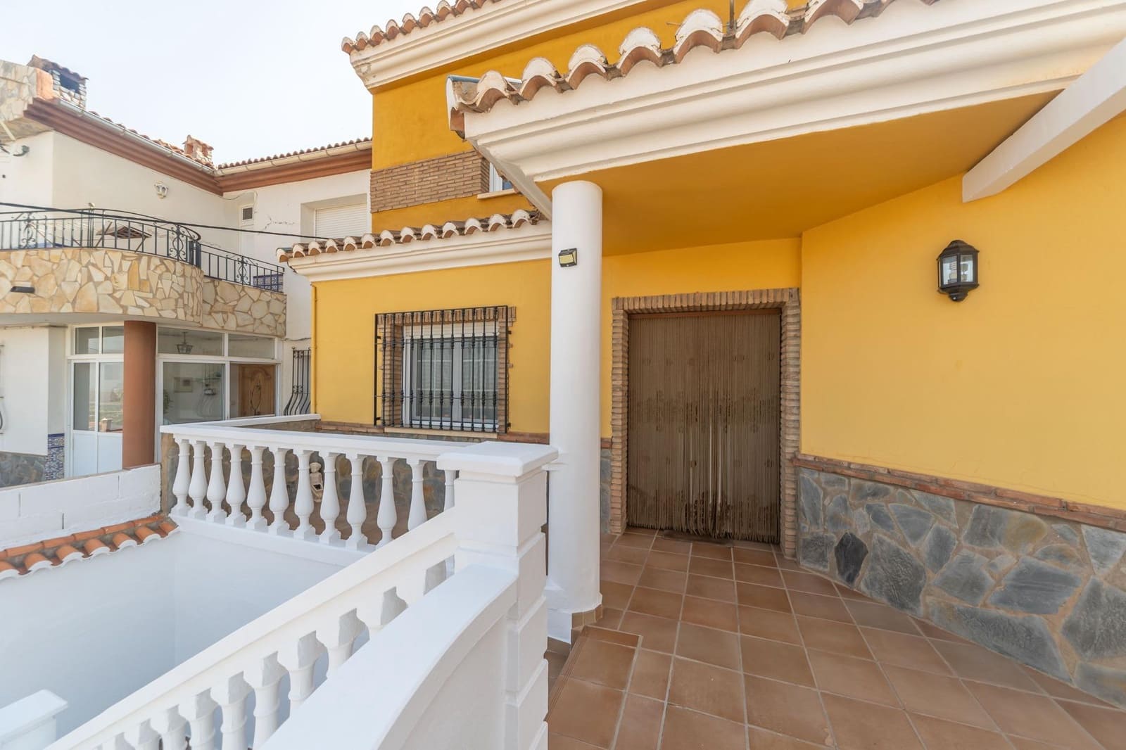 4 slaapkamer Villa te koop in Aldeire met garage - € 200.000 (Ref: 10043106)