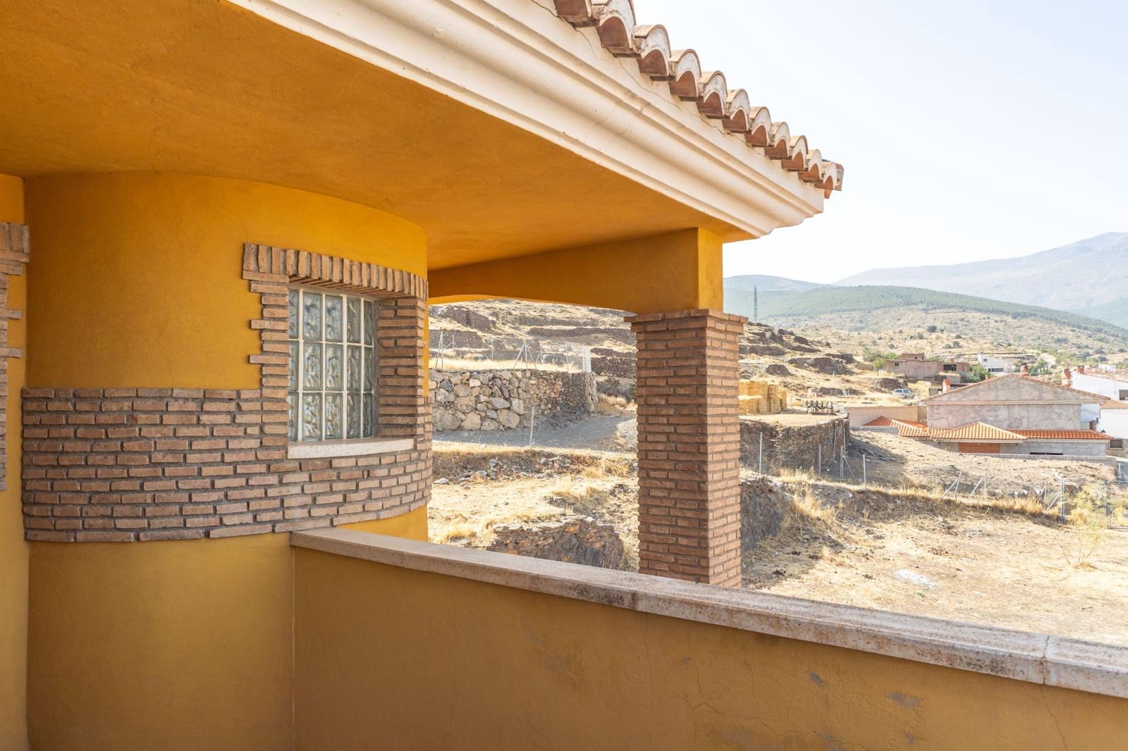 4 slaapkamer Villa te koop in Aldeire met garage - € 200.000 (Ref: 10043106)