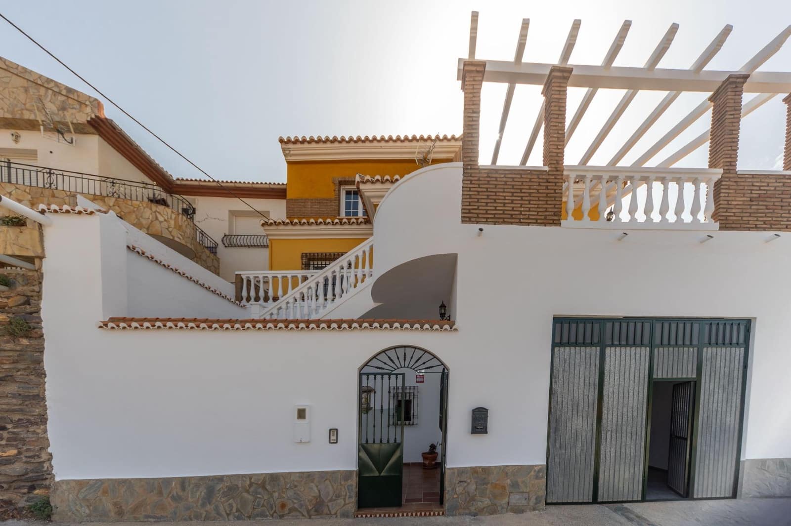 4 slaapkamer Villa te koop in Aldeire met garage - € 200.000 (Ref: 10043106)