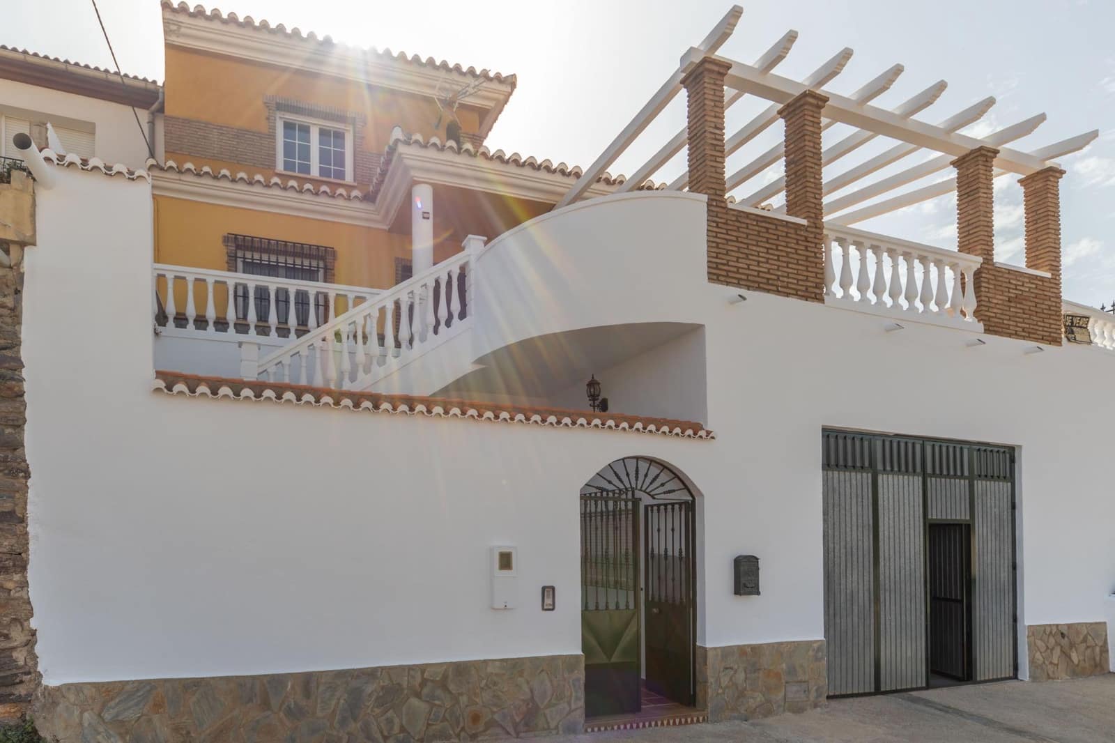 4 slaapkamer Villa te koop in Aldeire met garage - € 200.000 (Ref: 10043106)