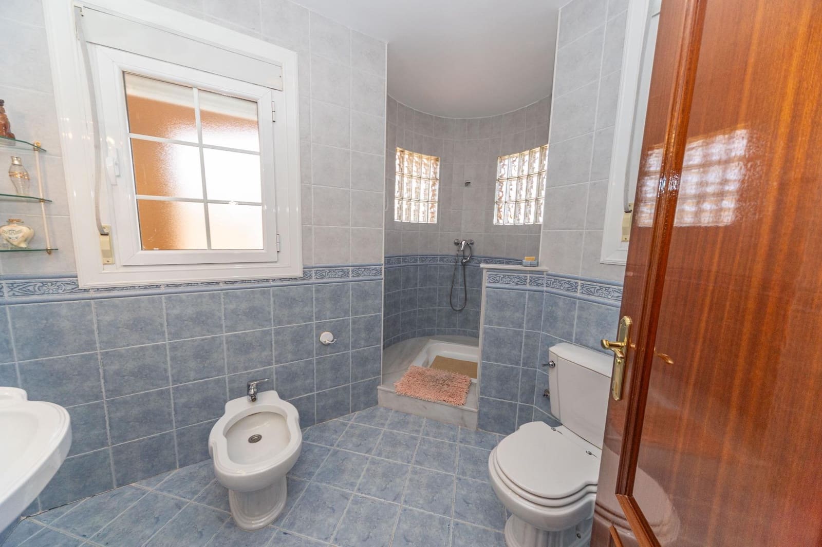 4 slaapkamer Villa te koop in Aldeire met garage - € 200.000 (Ref: 10043106)