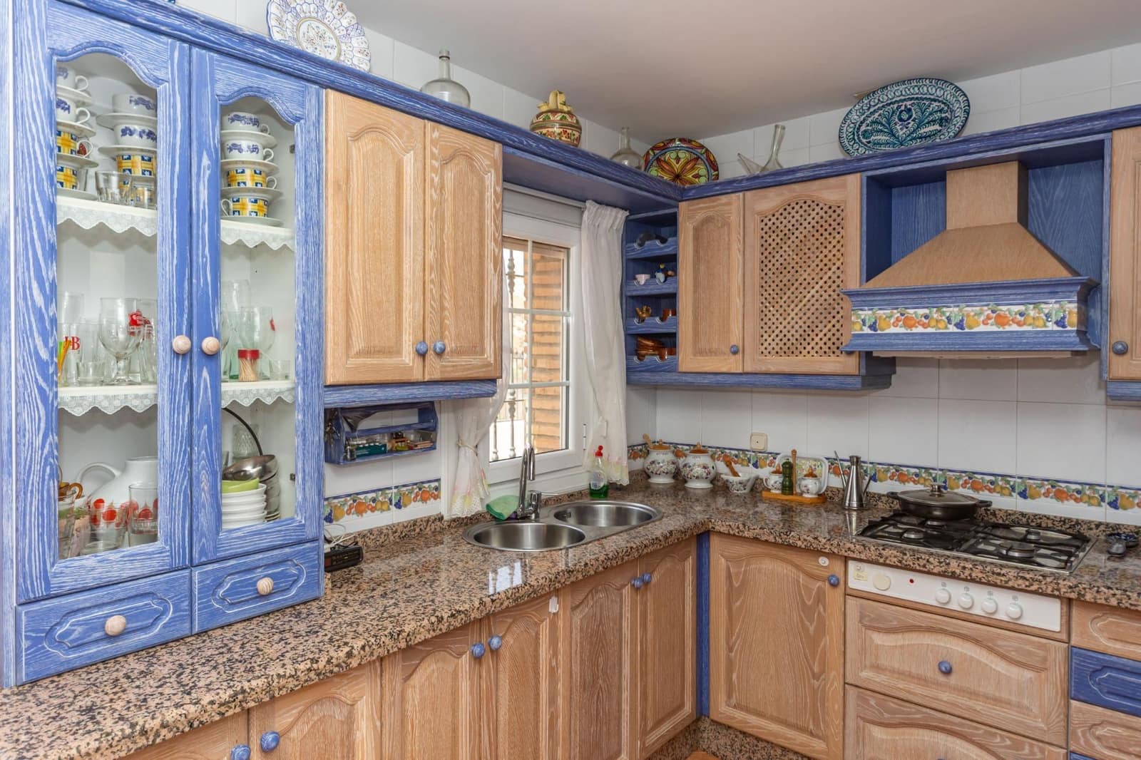 4 slaapkamer Villa te koop in Aldeire met garage - € 200.000 (Ref: 10043106)