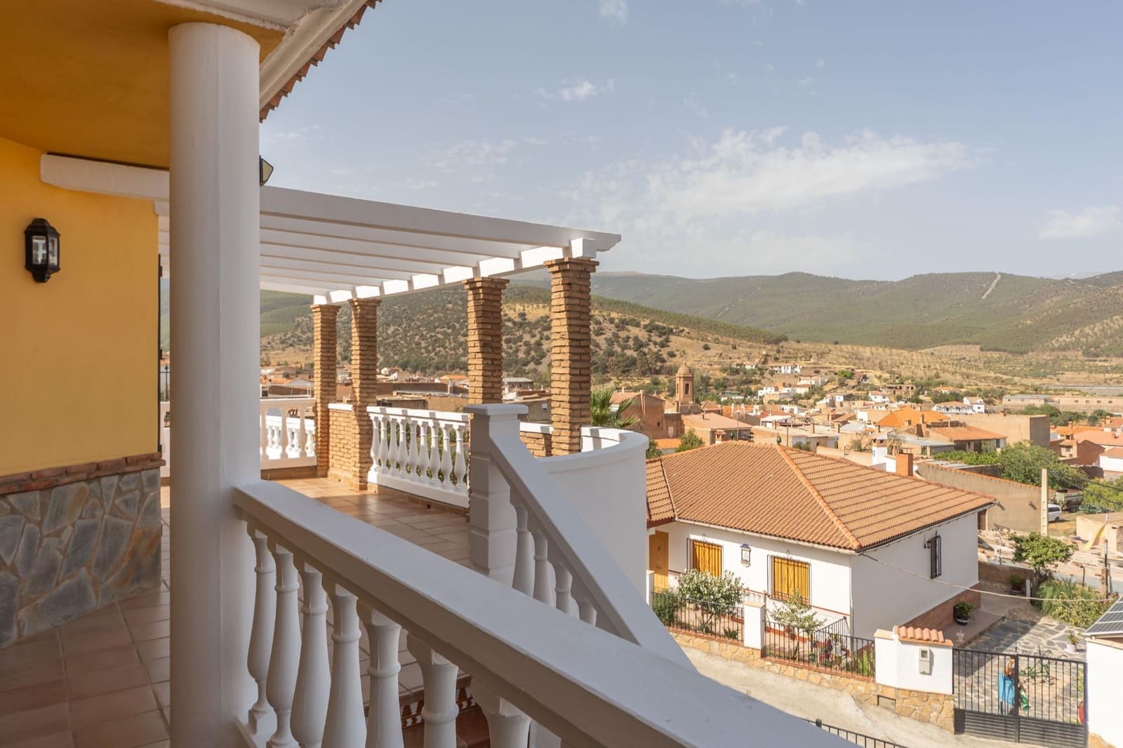 4 slaapkamer Villa te koop in Aldeire met garage - € 200.000 (Ref: 10043106)