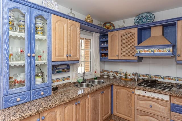 4 chambre Villa/Maison à vendre à Aldeire avec garage - 200 000 € (Ref: 10043106)