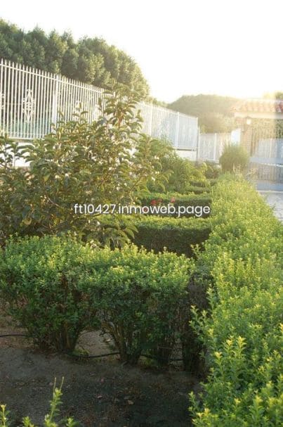 Chalet de 6 habitaciones en Guadix en venta con piscina - 299.500 € (Ref: 10088781)