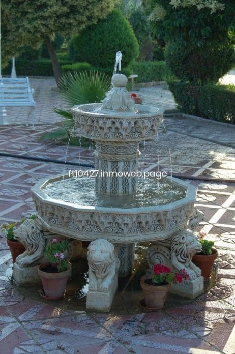 Chalet de 6 habitaciones en Guadix en venta con piscina - 299.500 € (Ref: 10088781)