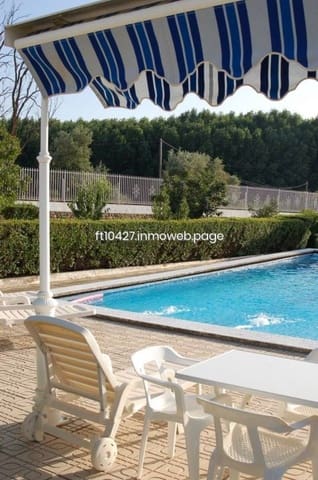 Chalet de 6 habitaciones en Guadix en venta con piscina - 299.500 € (Ref: 10088781)