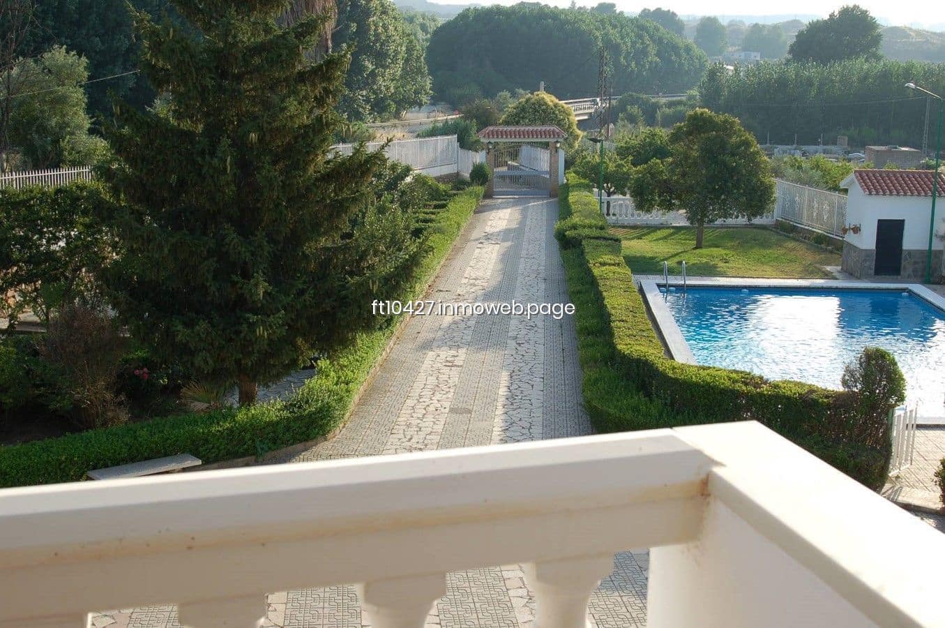 Chalet de 6 habitaciones en Guadix en venta con piscina - 299.500 € (Ref: 10088781)