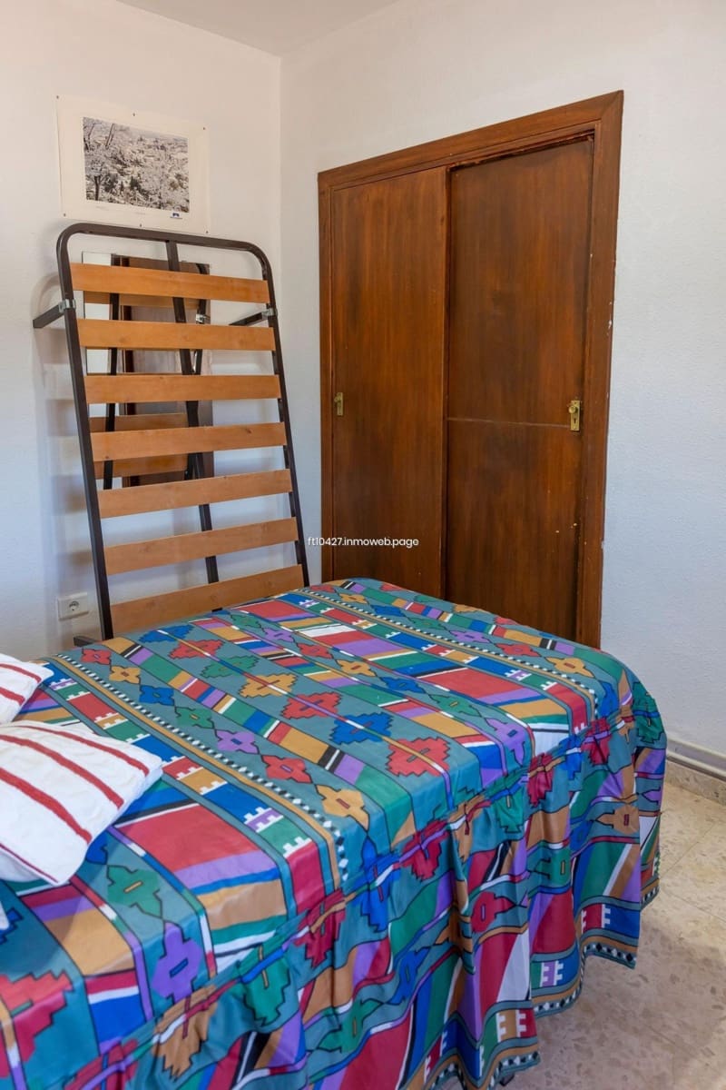 Chalet de 6 habitaciones en Guadix en venta con piscina - 299.500 € (Ref: 10088781)