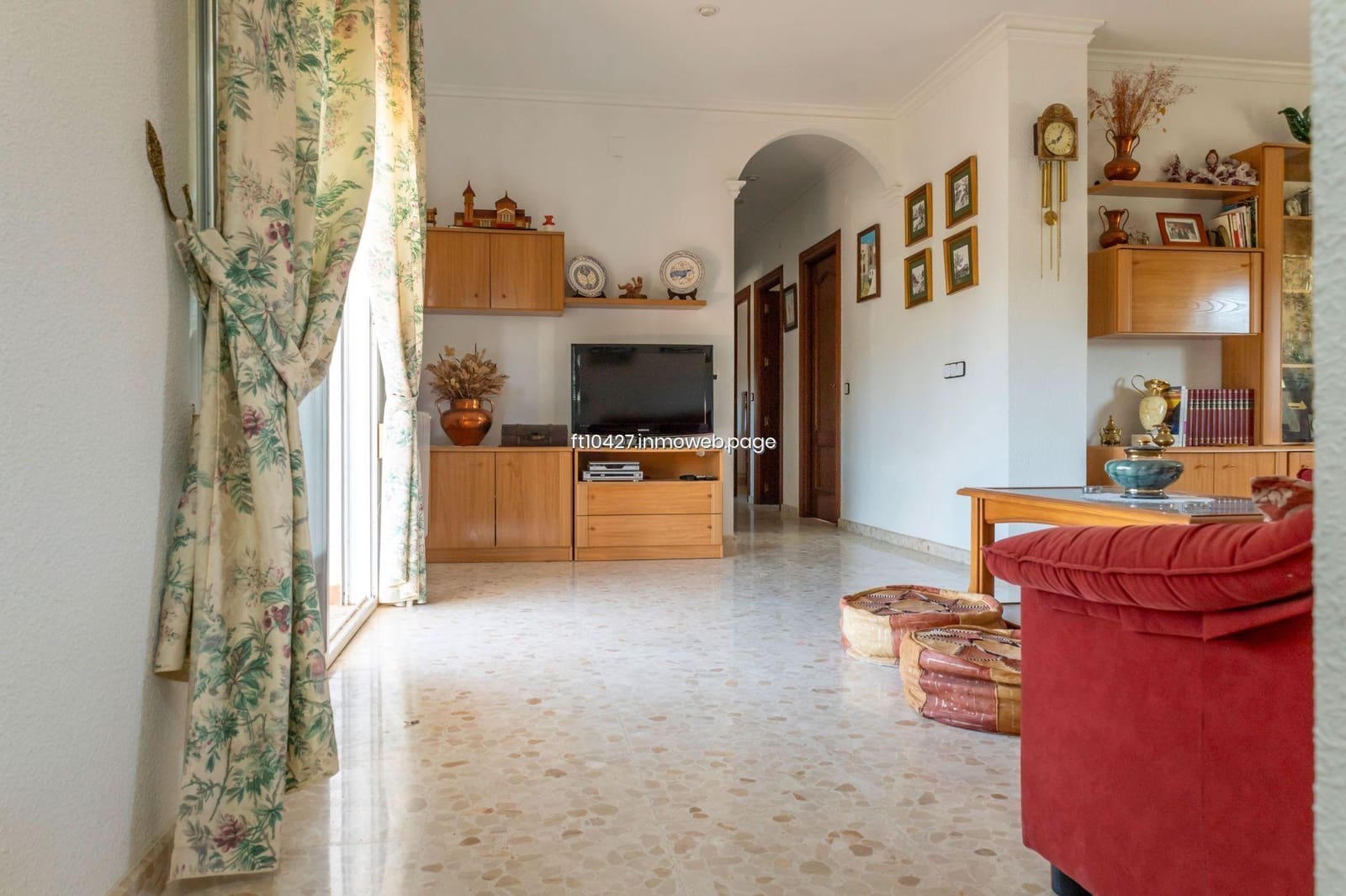 Chalet de 6 habitaciones en Guadix en venta con piscina - 299.500 € (Ref: 10088781)