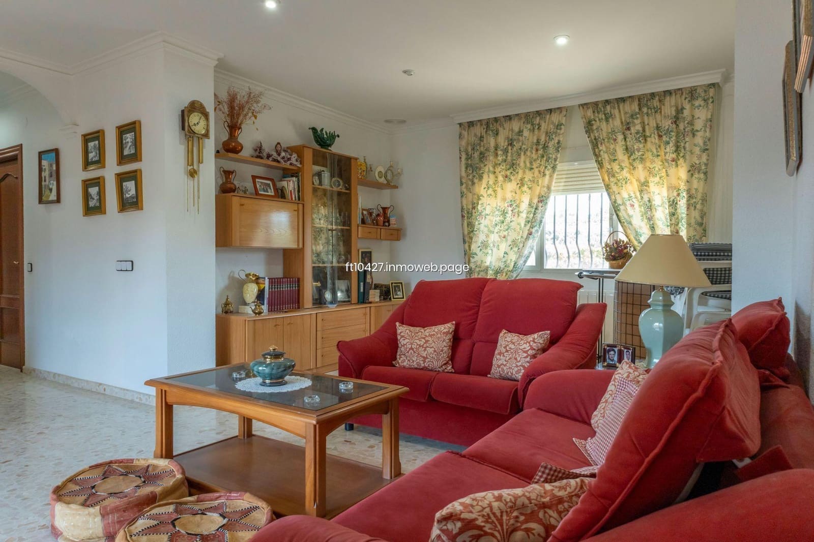 Chalet de 6 habitaciones en Guadix en venta con piscina - 299.500 € (Ref: 10088781)