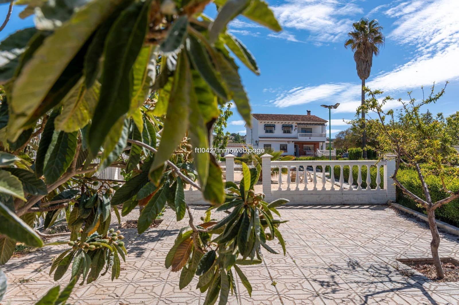 Chalet de 6 habitaciones en Guadix en venta con piscina - 299.500 € (Ref: 10088781)