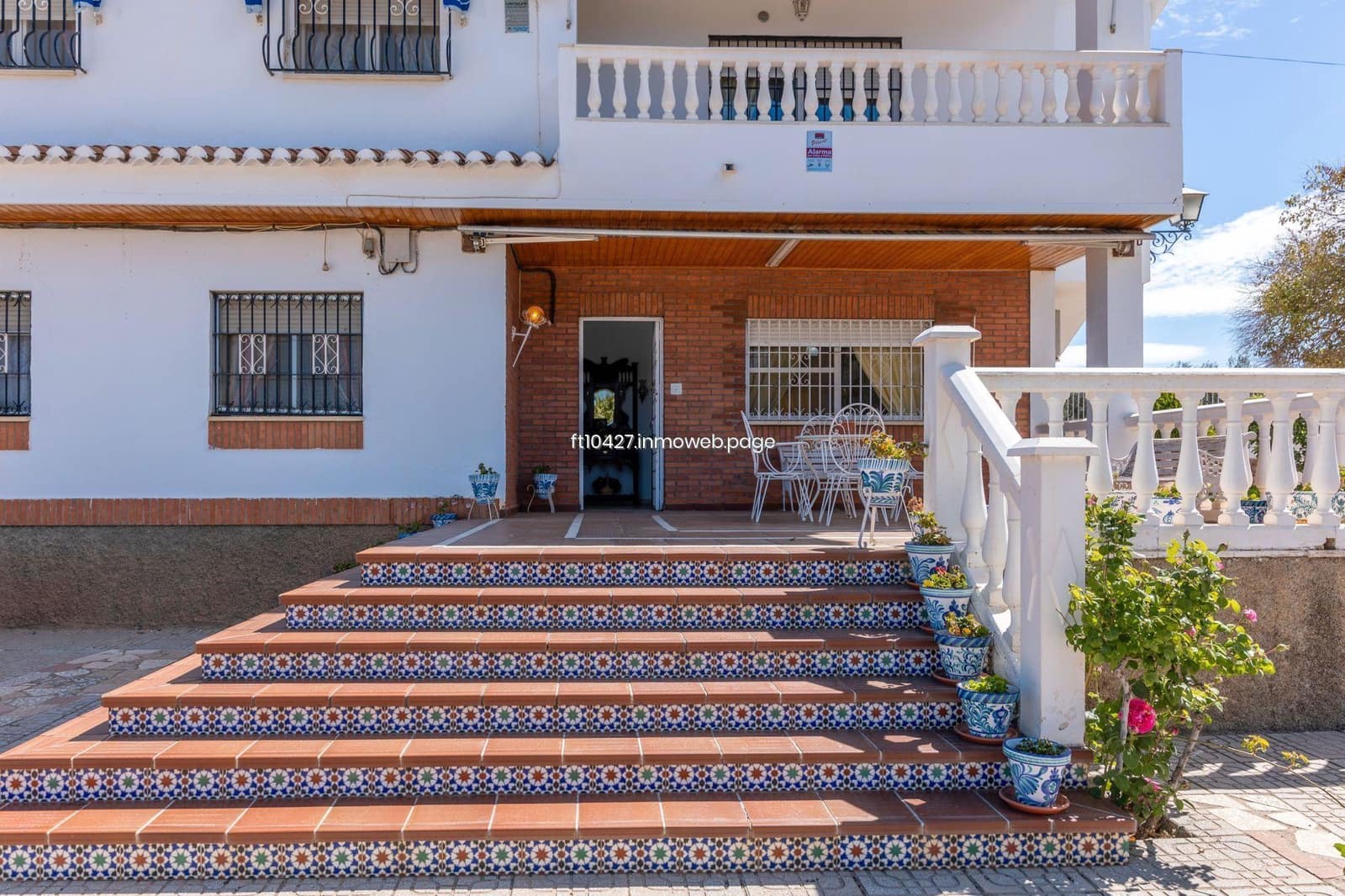 Chalet de 6 habitaciones en Guadix en venta con piscina - 299.500 € (Ref: 10088781)