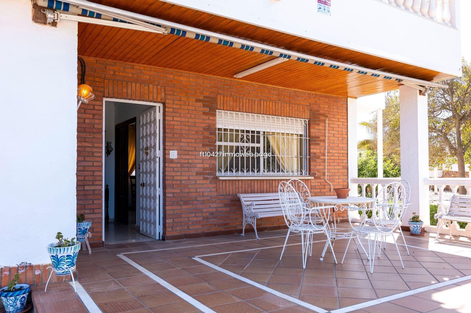 Chalet de 6 habitaciones en Guadix en venta con piscina - 299.500 € (Ref: 10088781)
