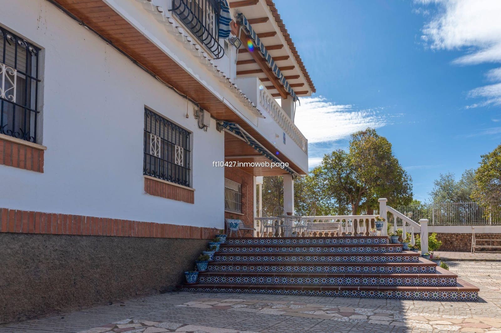 Chalet de 6 habitaciones en Guadix en venta con piscina - 299.500 € (Ref: 10088781)