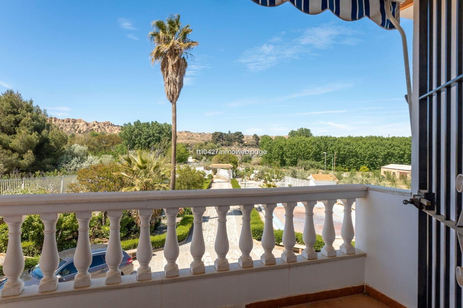 Chalet de 6 habitaciones en Guadix en venta con piscina - 299.500 € (Ref: 10088781)
