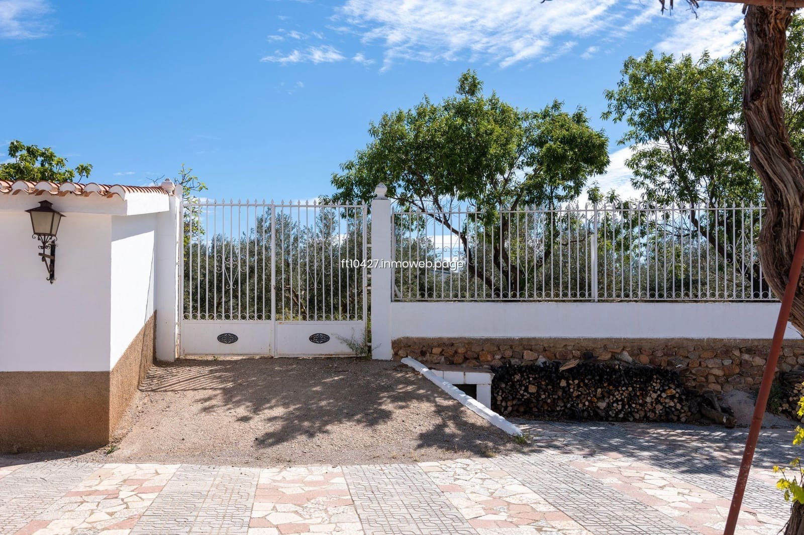 Chalet de 6 habitaciones en Guadix en venta con piscina - 299.500 € (Ref: 10088781)
