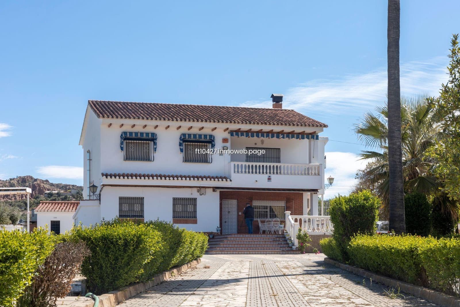 Chalet de 6 habitaciones en Guadix en venta con piscina - 299.500 € (Ref: 10088781)