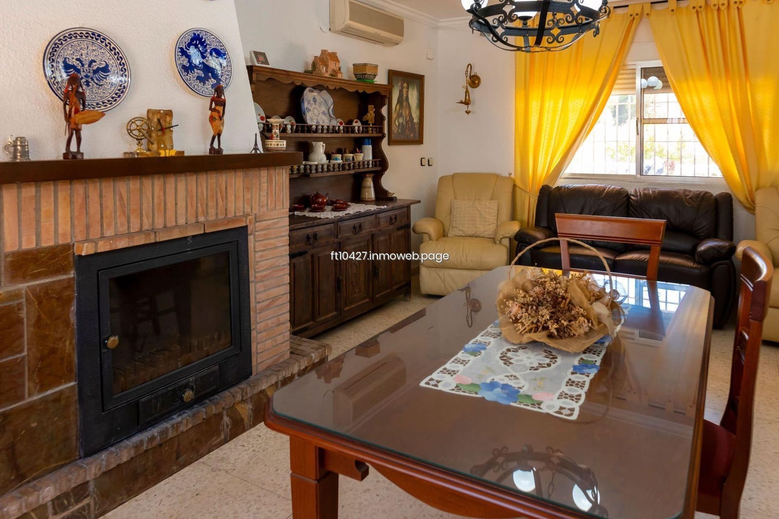 Chalet de 6 habitaciones en Guadix en venta con piscina - 299.500 € (Ref: 10088781)