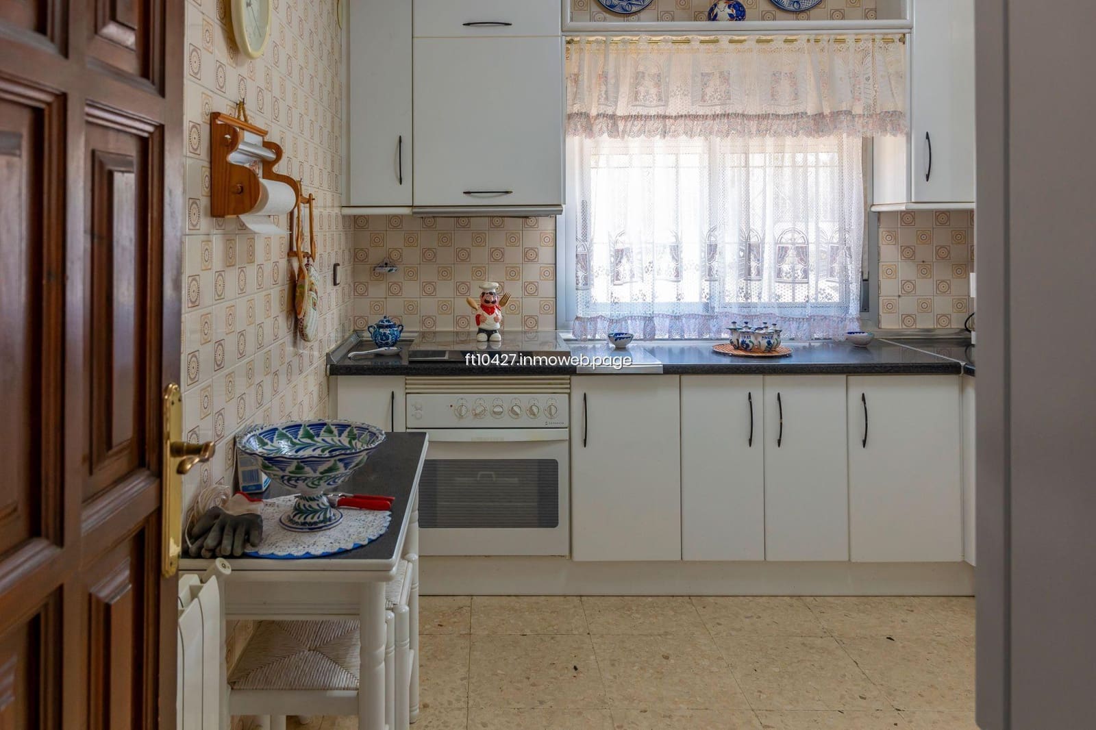 Chalet de 6 habitaciones en Guadix en venta con piscina - 299.500 € (Ref: 10088781)