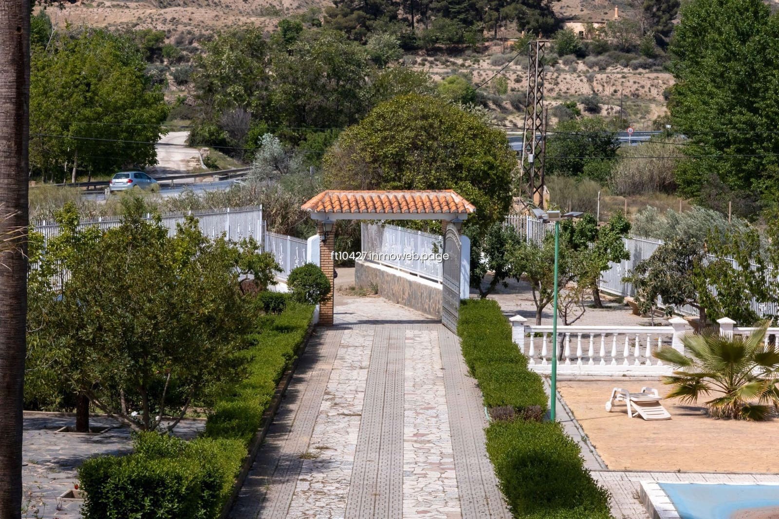 Chalet de 6 habitaciones en Guadix en venta con piscina - 299.500 € (Ref: 10088781)