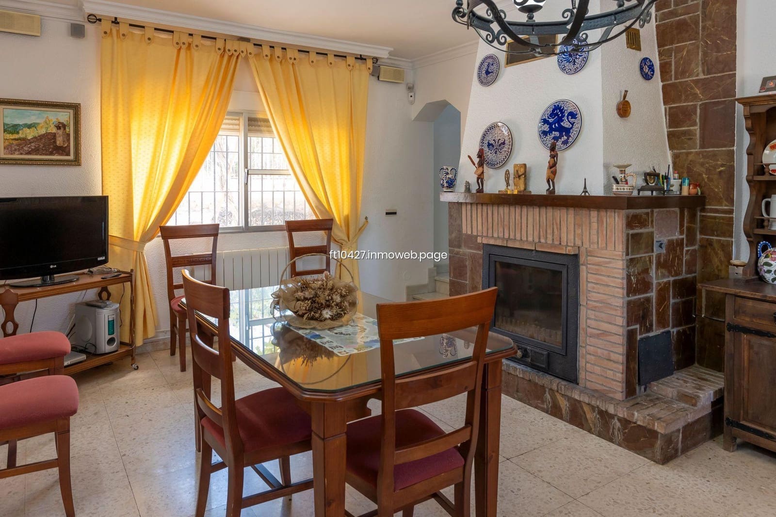 Chalet de 6 habitaciones en Guadix en venta con piscina - 299.500 € (Ref: 10088781)