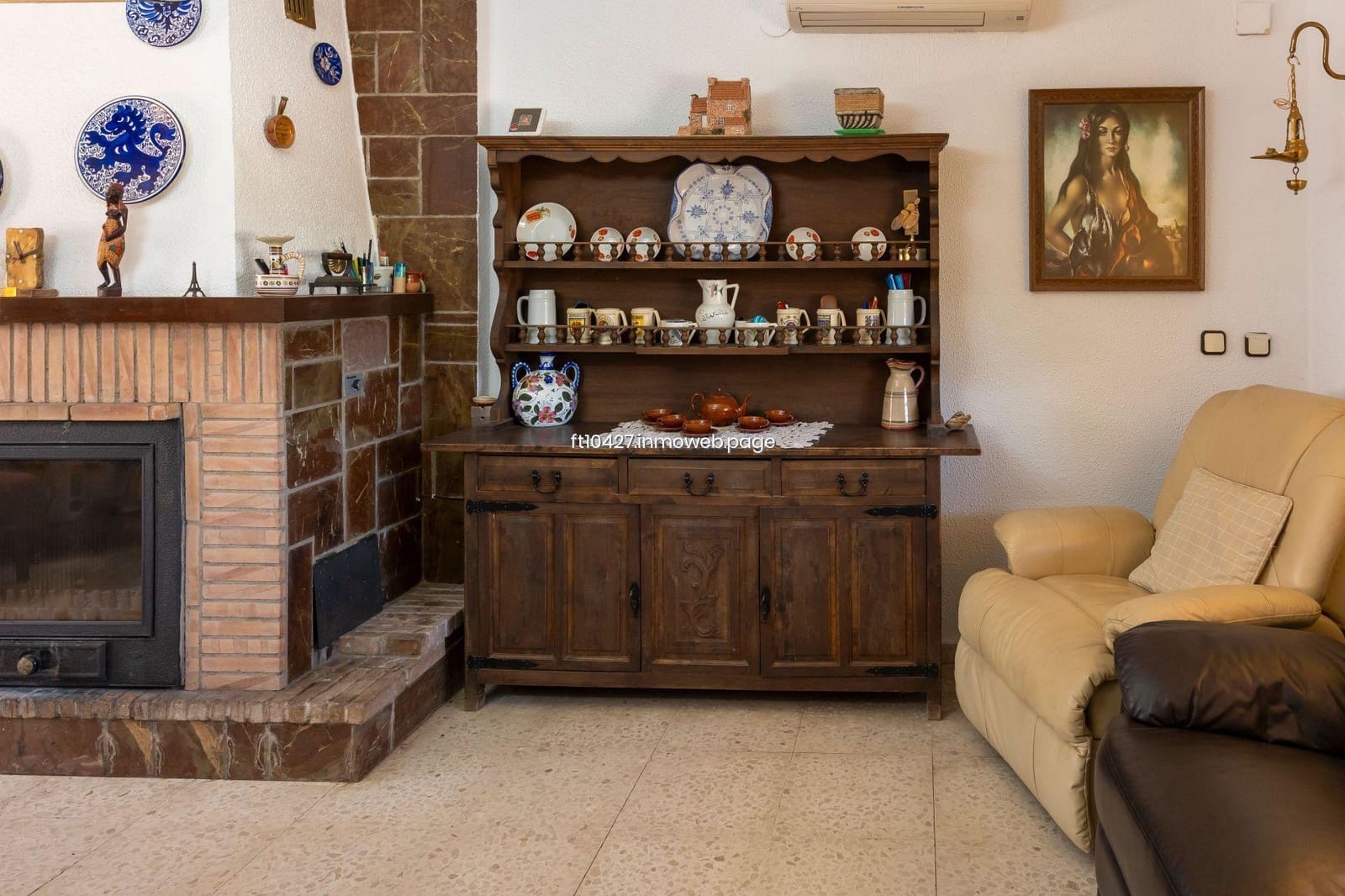 Chalet de 6 habitaciones en Guadix en venta con piscina - 299.500 € (Ref: 10088781)