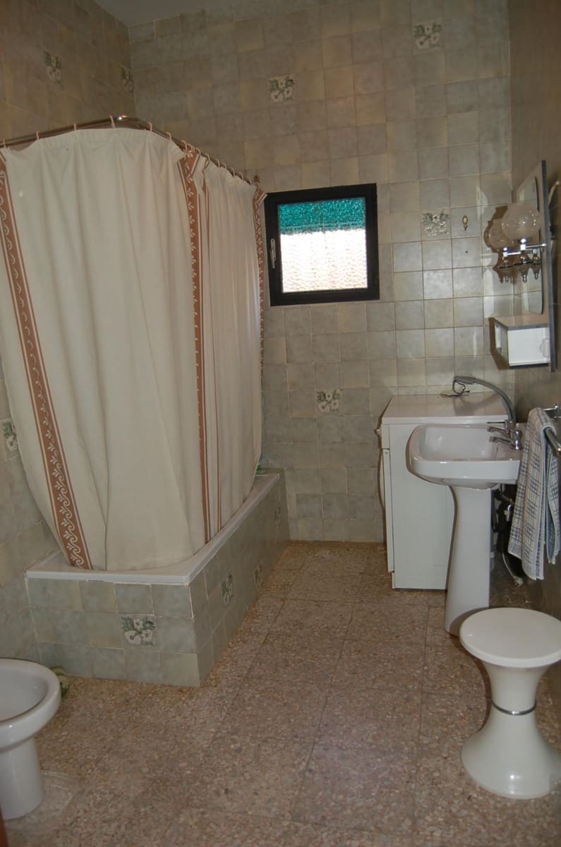 Willa na sprzedaż w Cortes y Graena - 73 000 € (Ref: 10160788)