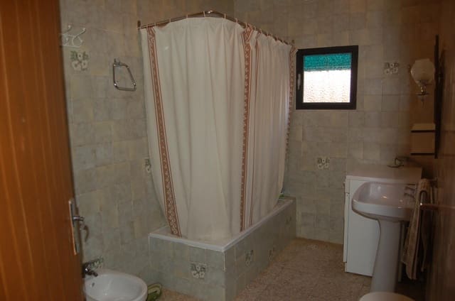 Willa na sprzedaż w Cortes y Graena - 73 000 € (Ref: 10160788)