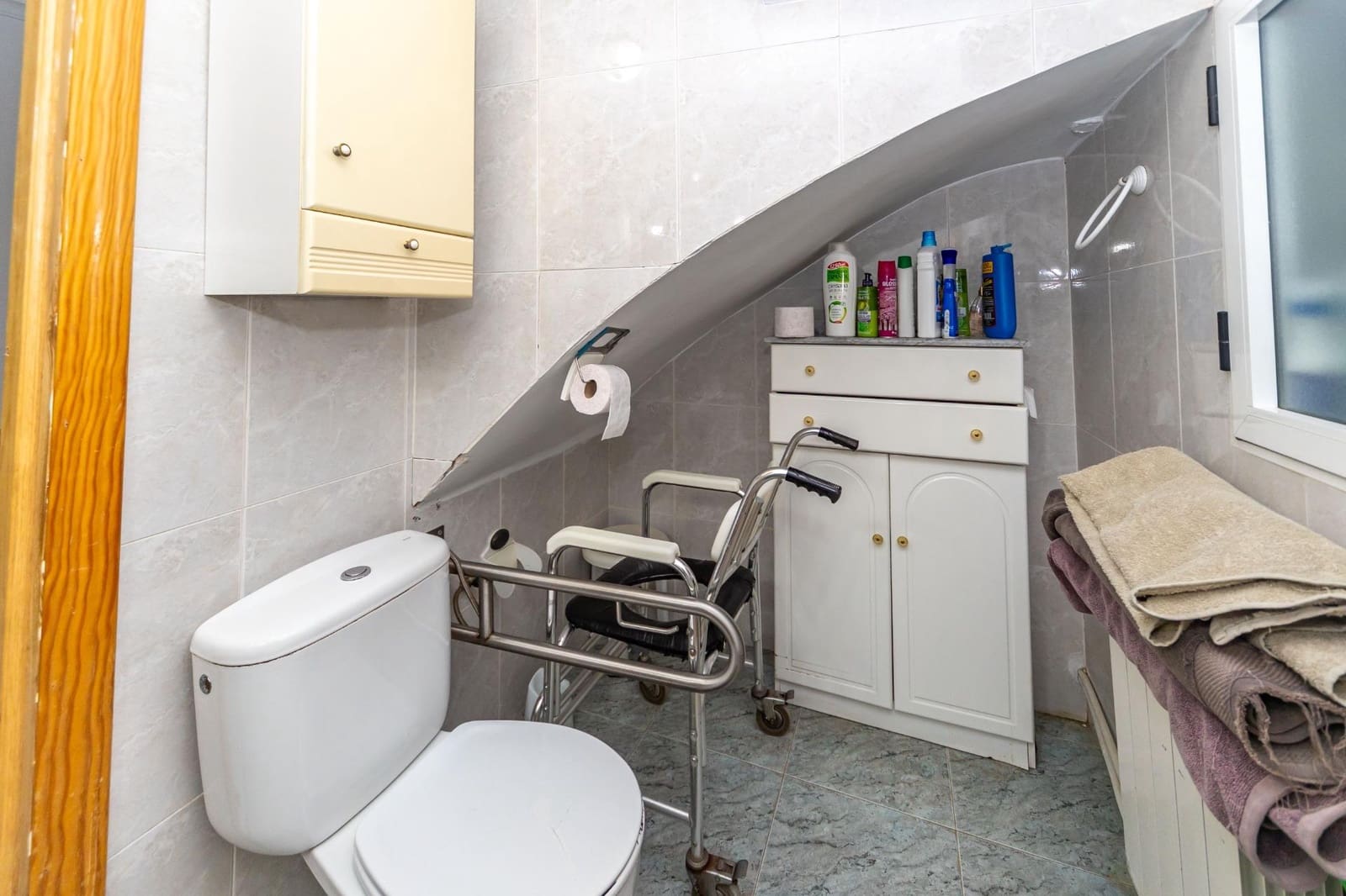 8 bedroom Townhouse for sale in Guadix - € 275,000 (Ref: 10165914)