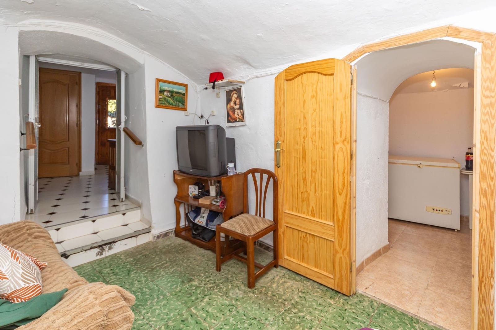 8 bedroom Townhouse for sale in Guadix - € 275,000 (Ref: 10165914)