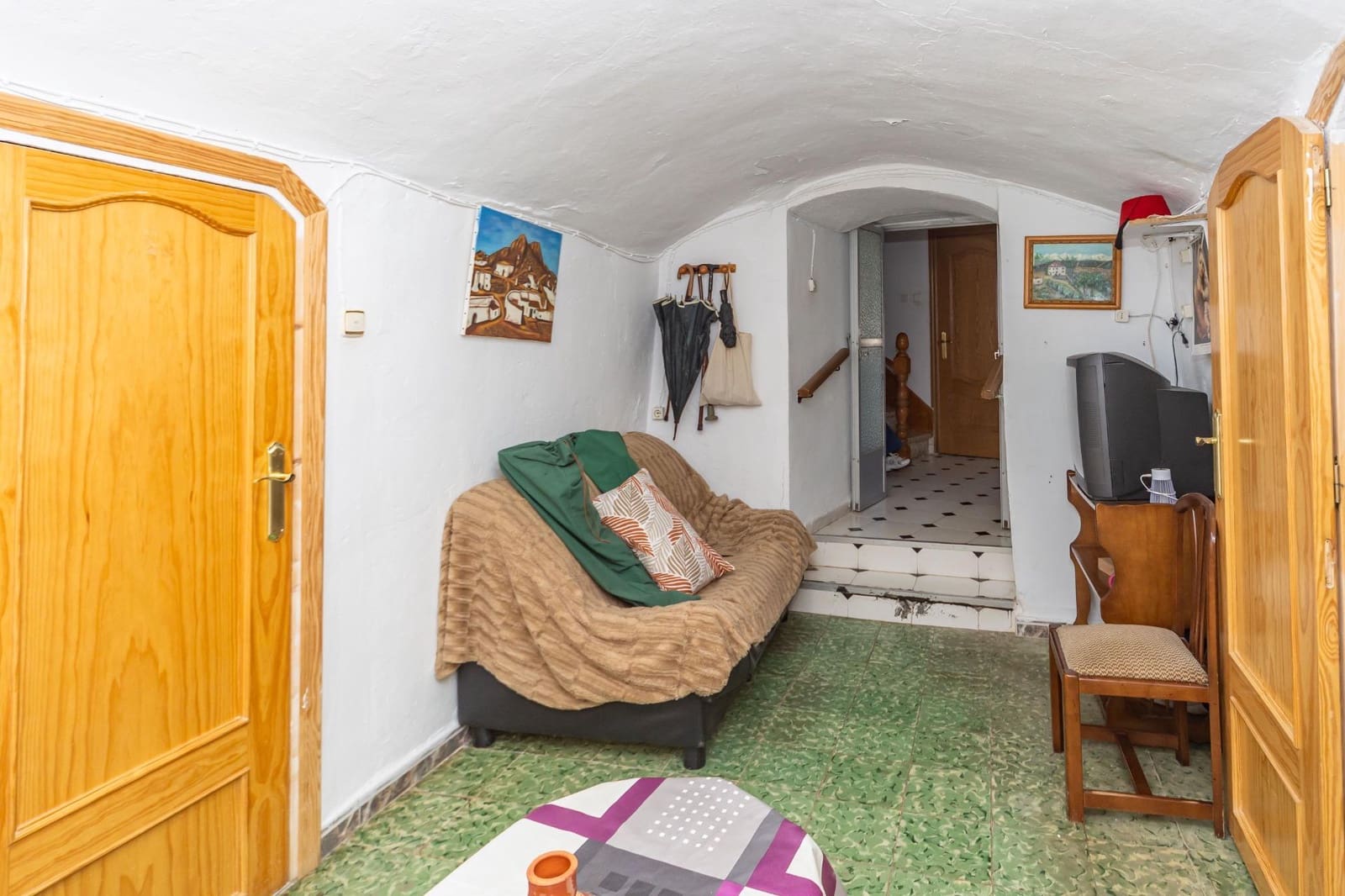 8 bedroom Townhouse for sale in Guadix - € 275,000 (Ref: 10165914)