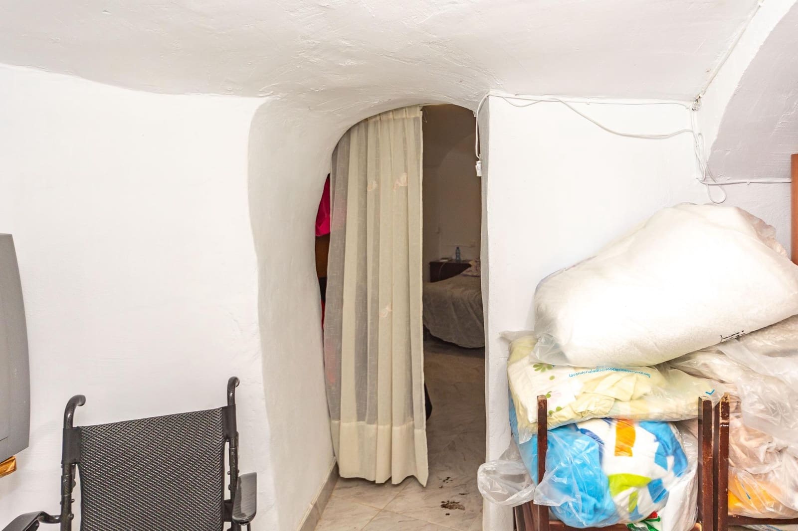 8 bedroom Townhouse for sale in Guadix - € 275,000 (Ref: 10165914)