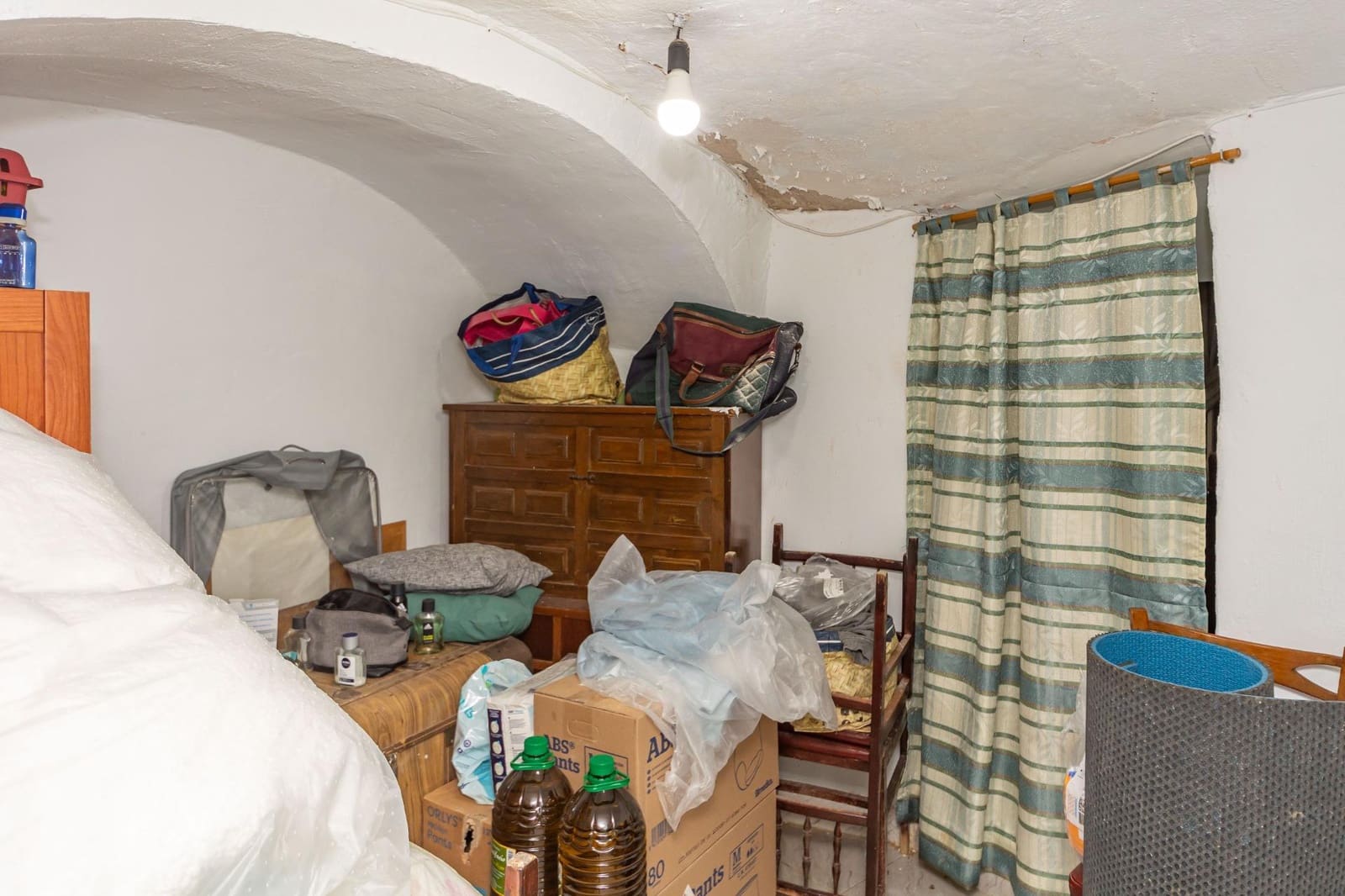 8 bedroom Townhouse for sale in Guadix - € 275,000 (Ref: 10165914)