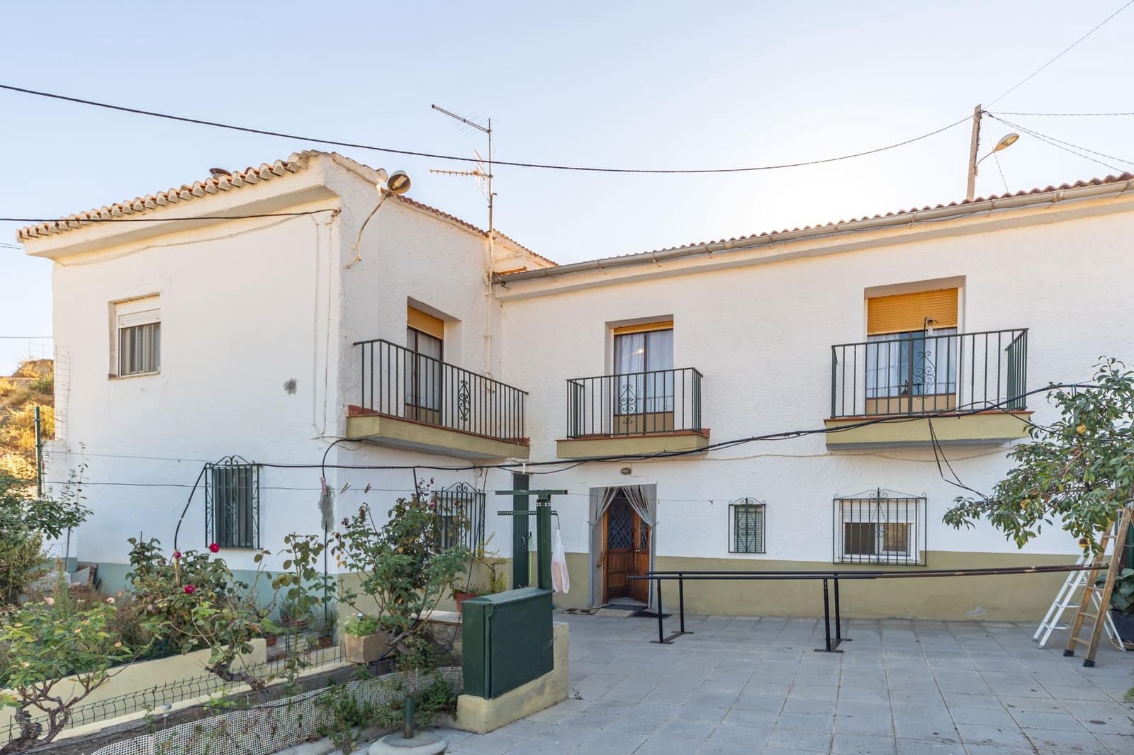 8 bedroom Townhouse for sale in Guadix - € 275,000 (Ref: 10165914)
