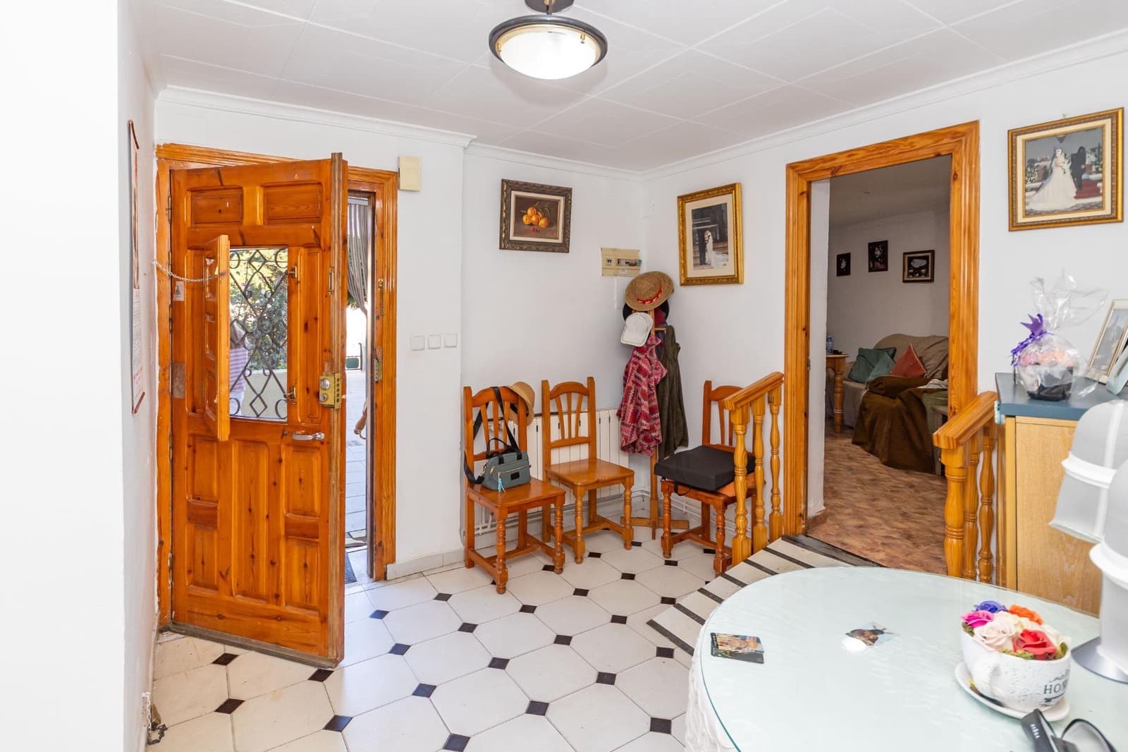 8 bedroom Townhouse for sale in Guadix - € 275,000 (Ref: 10165914)