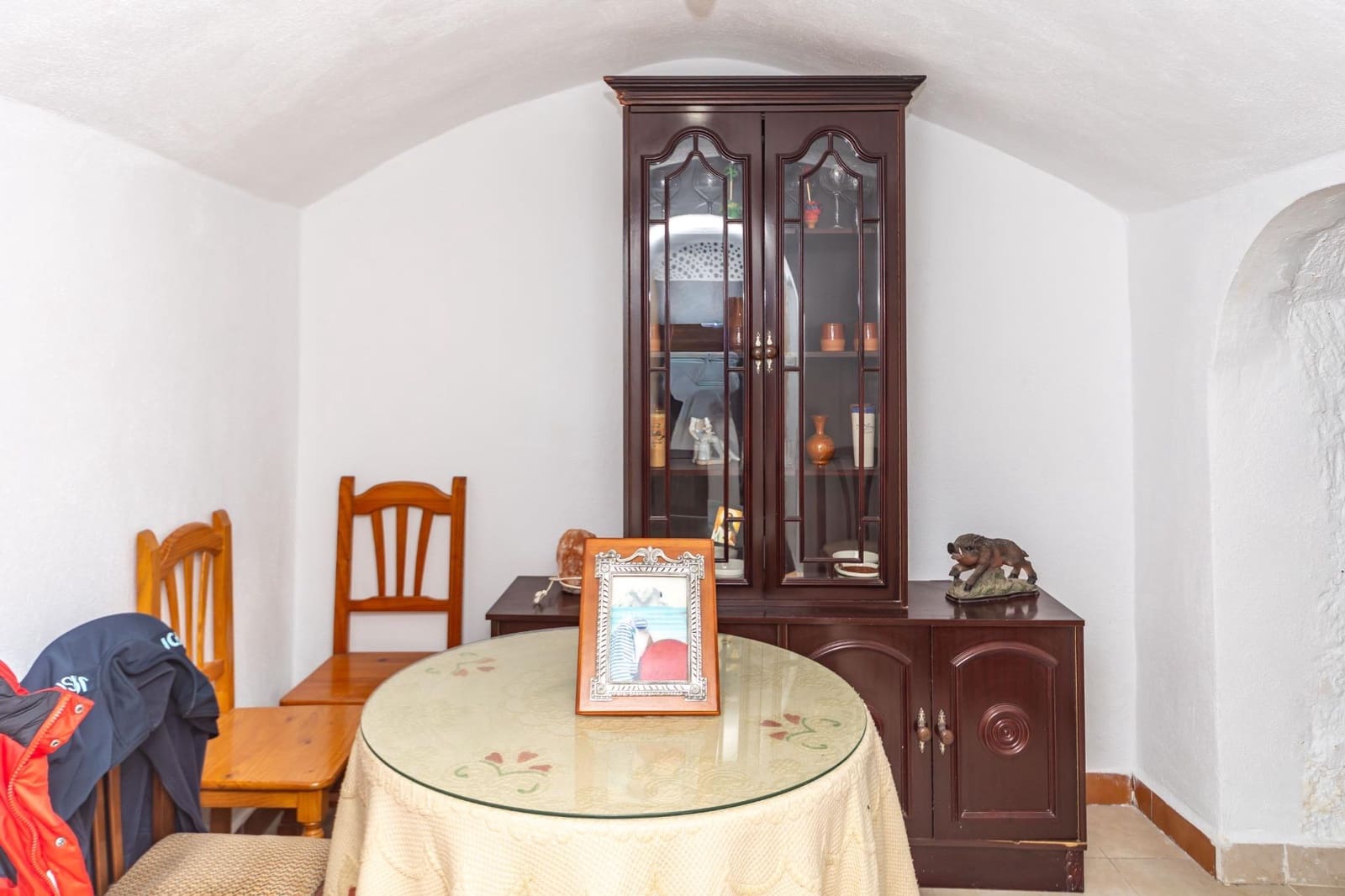 8 bedroom Townhouse for sale in Guadix - € 275,000 (Ref: 10165914)