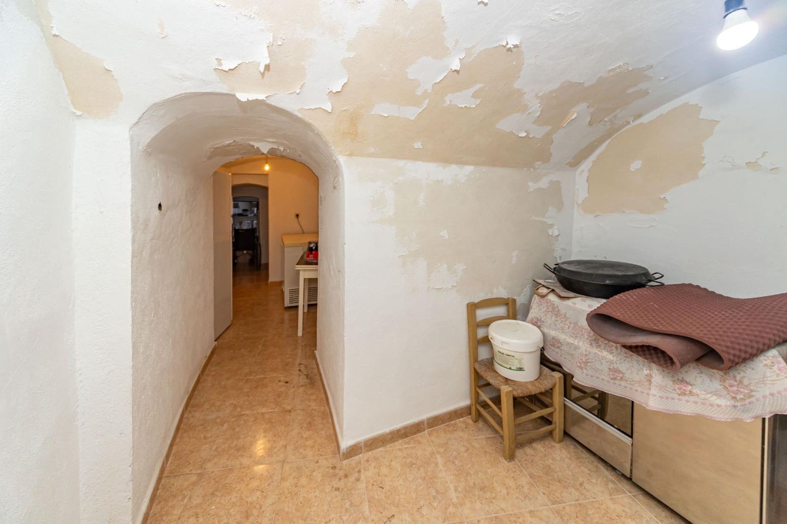 8 bedroom Townhouse for sale in Guadix - € 275,000 (Ref: 10165914)