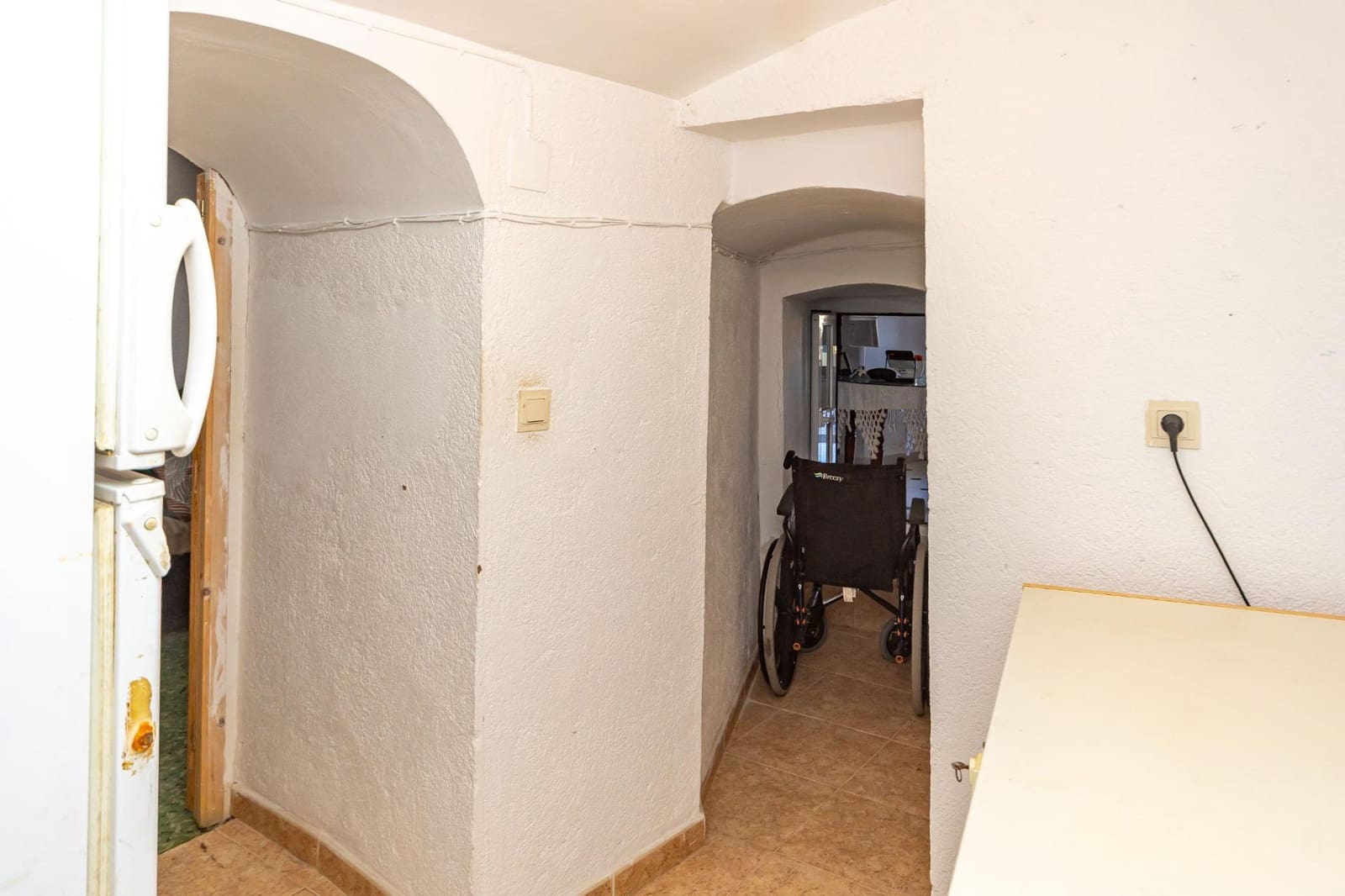 8 bedroom Townhouse for sale in Guadix - € 275,000 (Ref: 10165914)