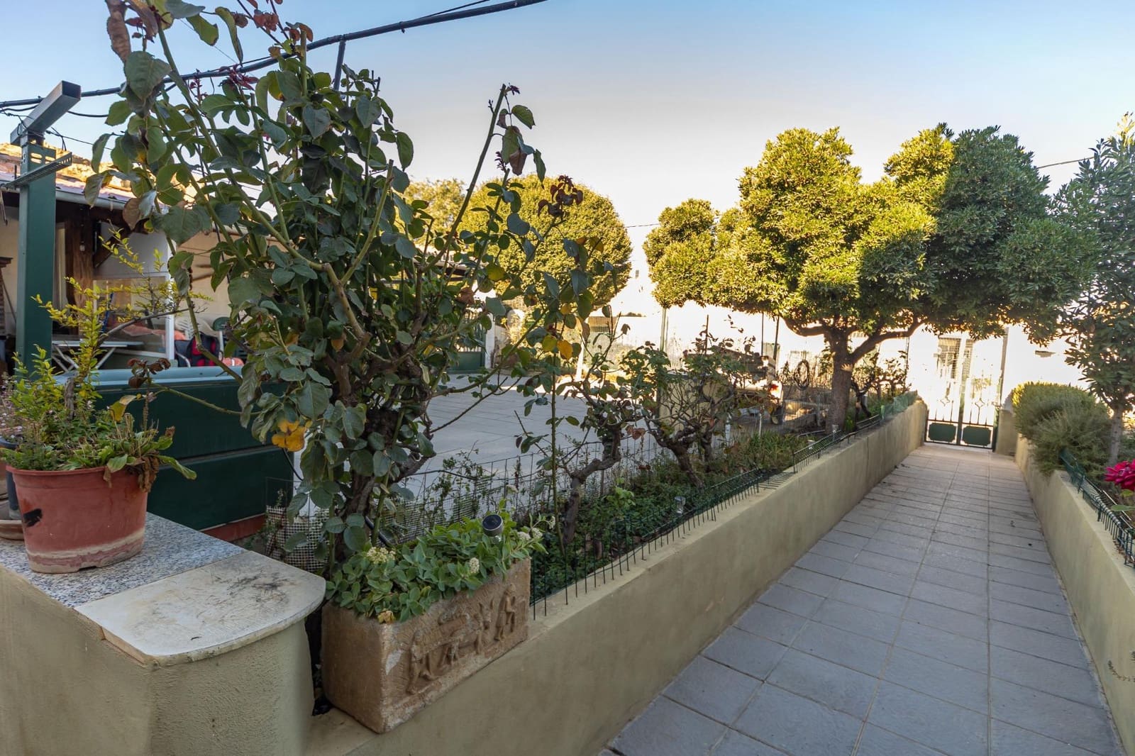 8 bedroom Townhouse for sale in Guadix - € 275,000 (Ref: 10165914)