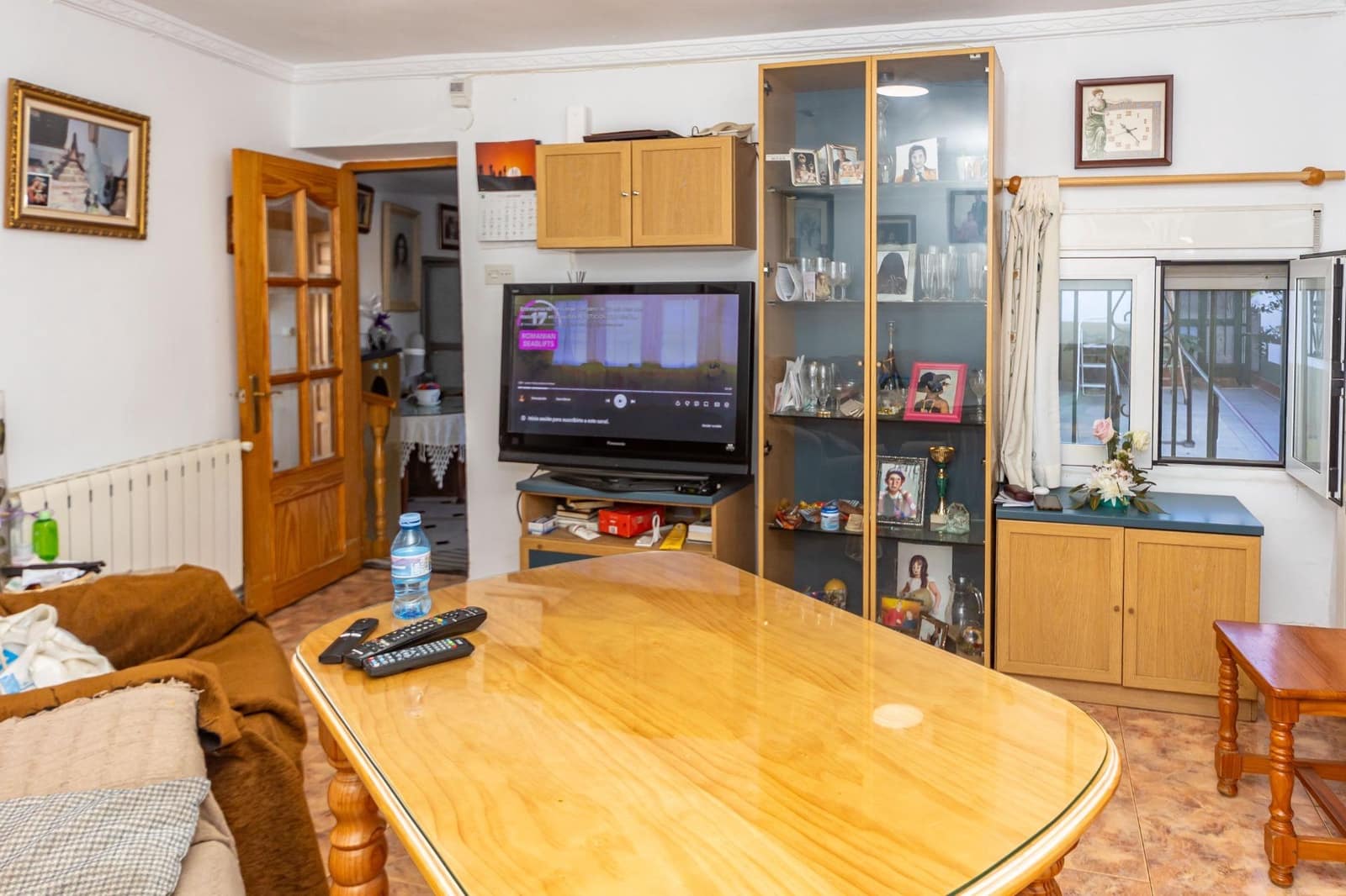 8 bedroom Townhouse for sale in Guadix - € 275,000 (Ref: 10165914)