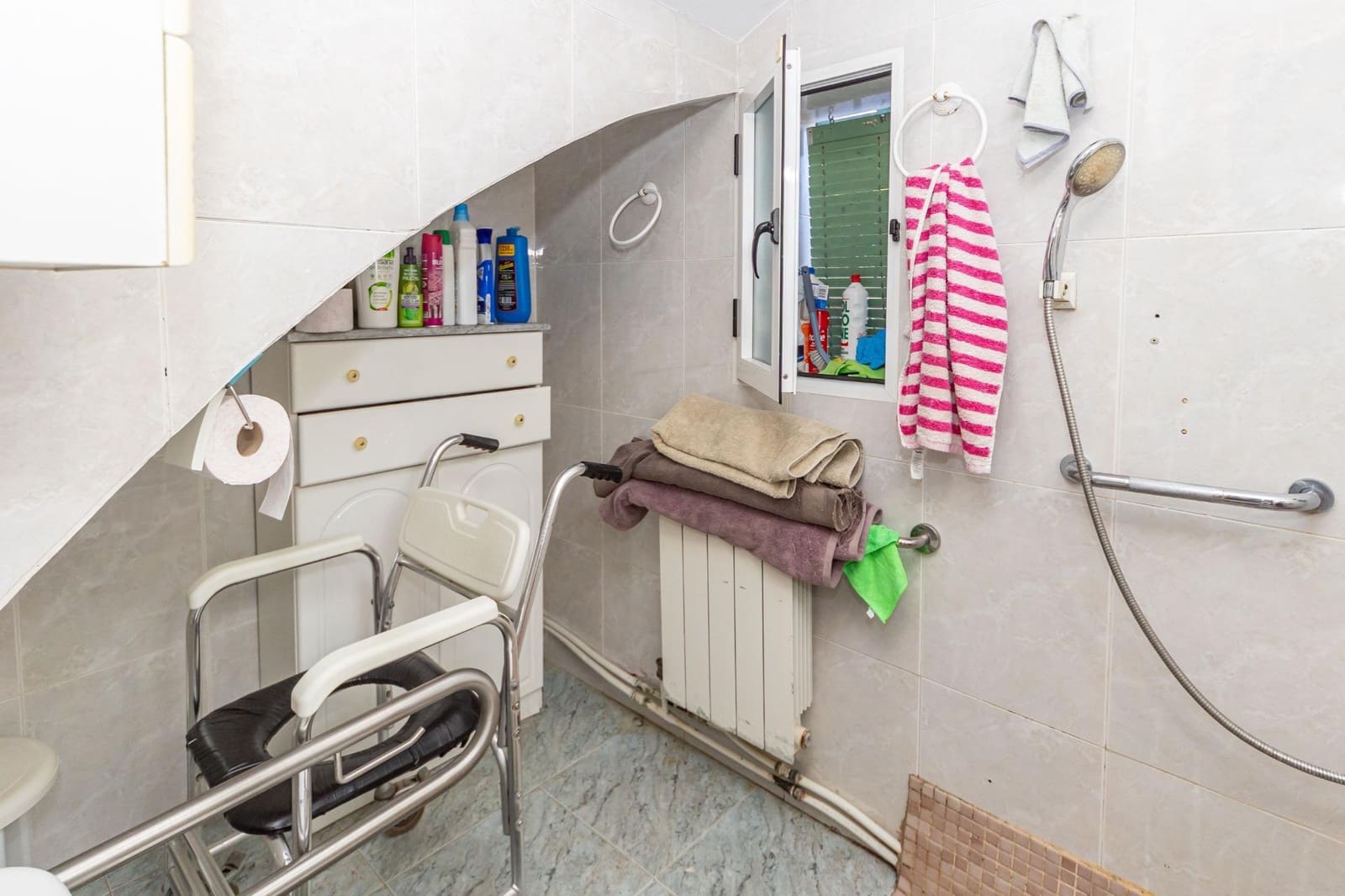8 bedroom Townhouse for sale in Guadix - € 275,000 (Ref: 10165914)