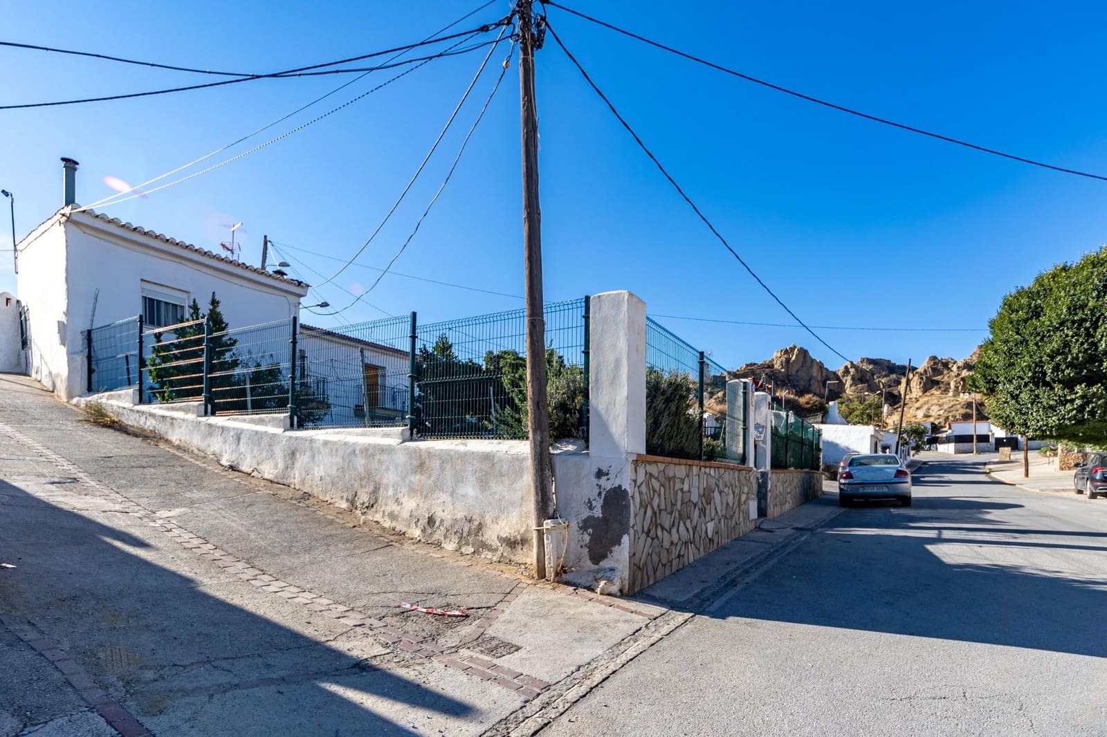 8 bedroom Townhouse for sale in Guadix - € 275,000 (Ref: 10165914)