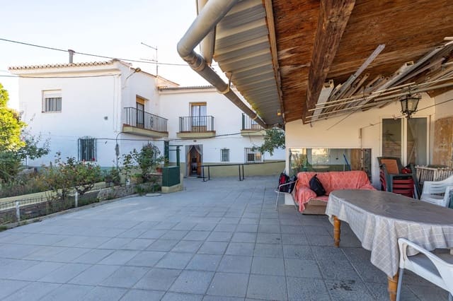 Casa de 8 habitaciones en Guadix en venta - 275.000 € (Ref: 10165914)